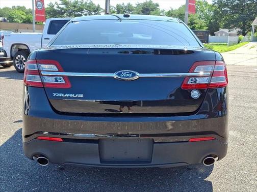 2017 Ford Taurus SE