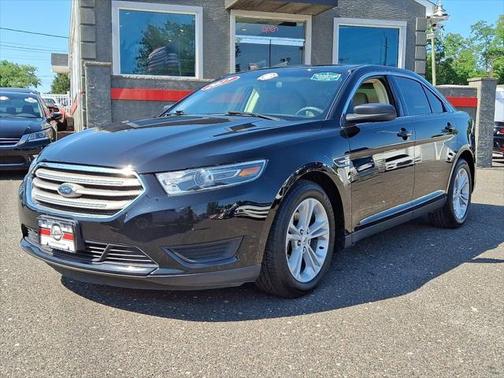 2017 Ford Taurus SE