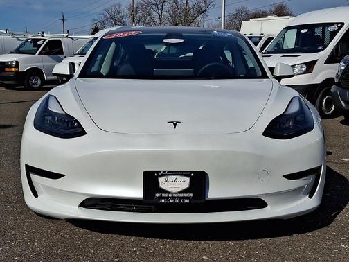 Pearl White Multi-Coat 2023 Tesla Model 3 Standard Range