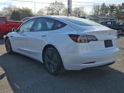 Pearl White Multi-Coat 2023 Tesla Model 3 Standard Range