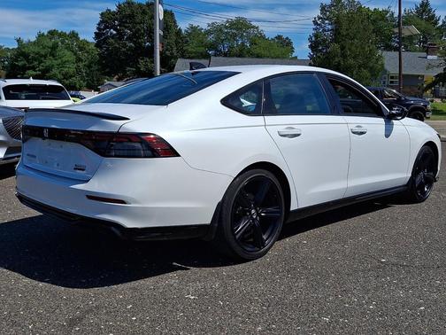 Platinum White Pearl 2023 Honda Accord Hybrid Sport-L