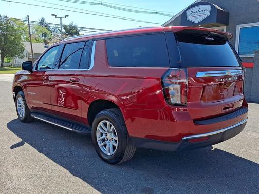 Cherry Red Tintcoat 2022 Chevrolet Suburban LT