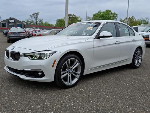 Alpine White 2018 BMW 330 xDrive