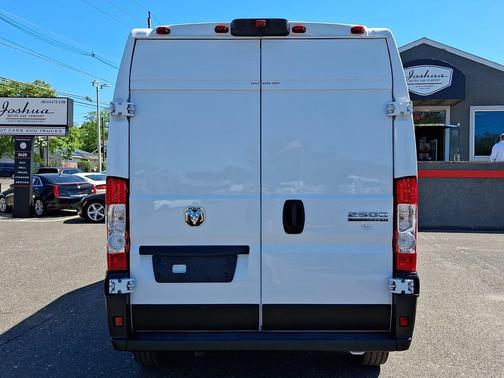 Bright White Clearcoat 2025 RAM ProMaster 2500 Tradesman