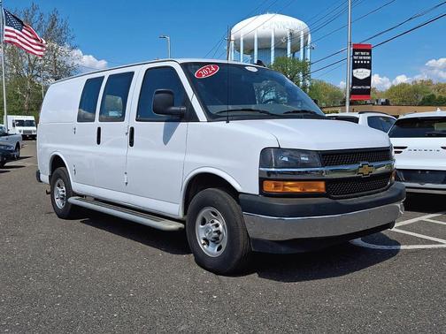 Summit White 2024 Chevrolet Express 2500 LT