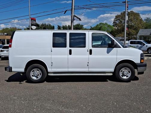 Summit White 2024 Chevrolet Express 2500 LT