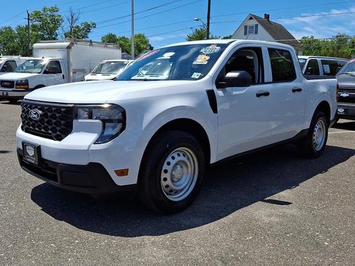 Oxford White 2025 Ford Maverick XL