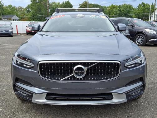 2017 Volvo V90 Cross Country T6
