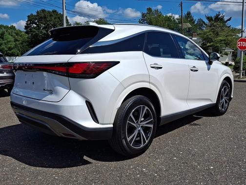 Eminent White Pearl 2023 Lexus RX 350 Premium Plus