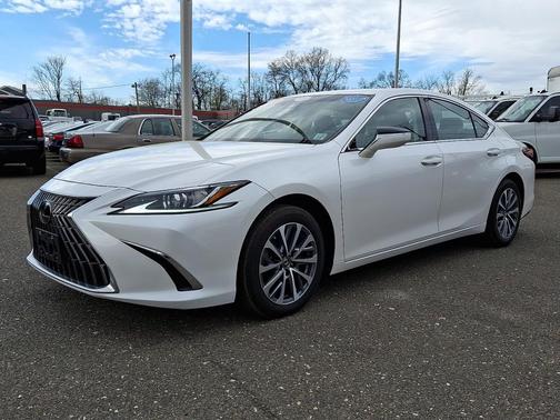 Eminent White Pearl 2022 Lexus ES 350 Base