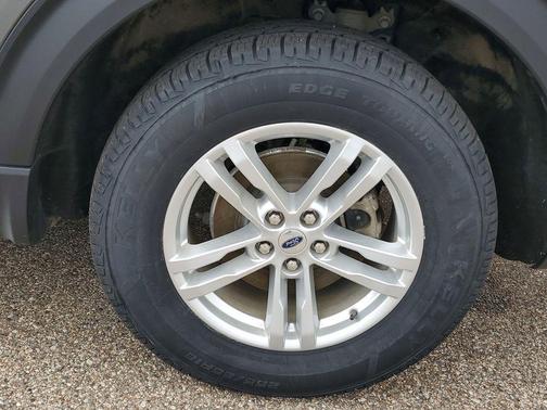 Carbonized Gray Metallic 2023 Ford Explorer XLT