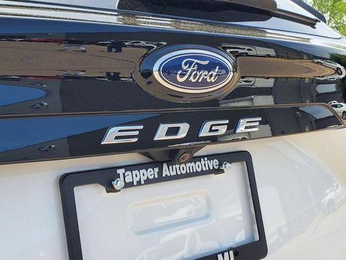 Star White 2023 Ford Edge Titanium