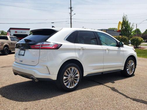 Star White 2023 Ford Edge Titanium