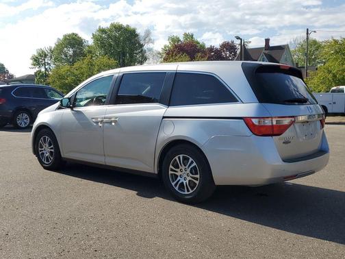 Alabaster Silver Metallic 2012 Honda Odyssey EX-L