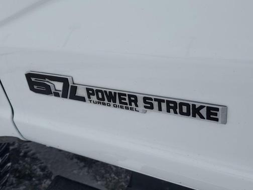 Oxford White 2025 Ford F-250 XLT
