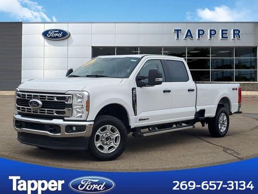 Oxford White 2025 Ford F-250 XLT