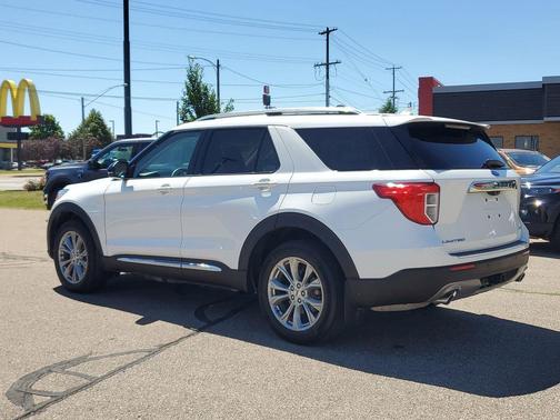 Star White 2024 Ford Explorer Limited