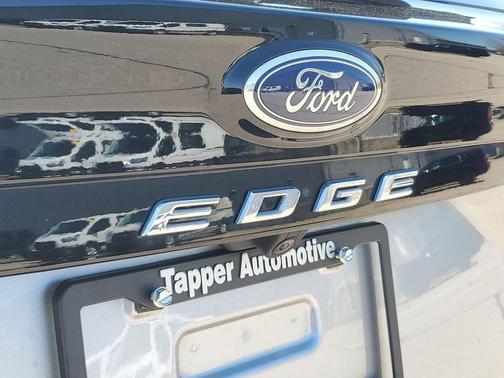 Iconic Silver Metallic 2023 Ford Edge SEL