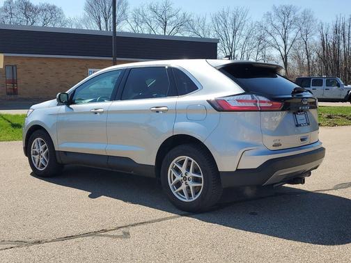 Iconic Silver Metallic 2023 Ford Edge SEL