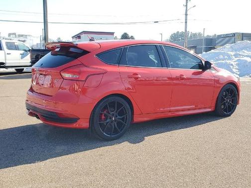 2017 Ford Focus ST BASE