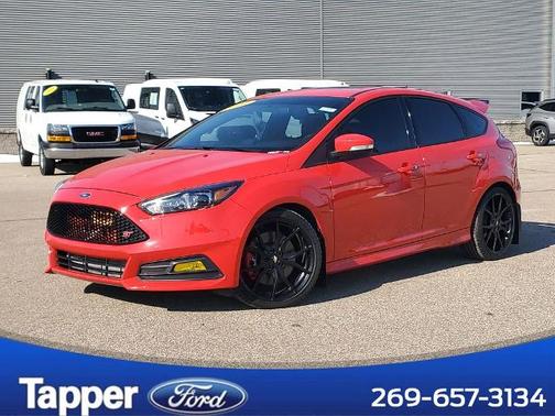 2017 Ford Focus ST BASE