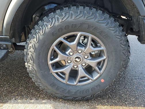 Gray 2025 Ford Bronco Badlands