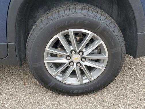 Northsky Blue Metallic 2022 Chevrolet Traverse LT Cloth