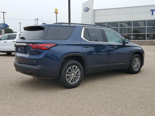 Northsky Blue Metallic 2022 Chevrolet Traverse LT Cloth