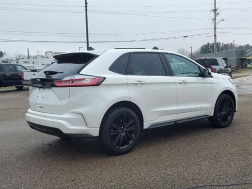 2024 Ford Edge ST-LINE
