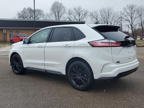 2024 Ford Edge ST-LINE
