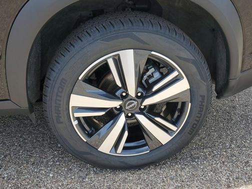 Black 2023 Nissan Rogue SL