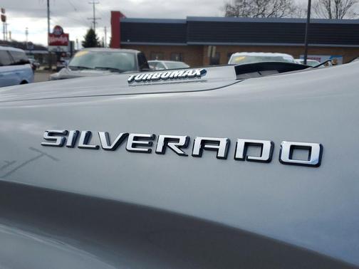 Sterling Gray Metallic 2025 Chevrolet Silverado 1500 WT
