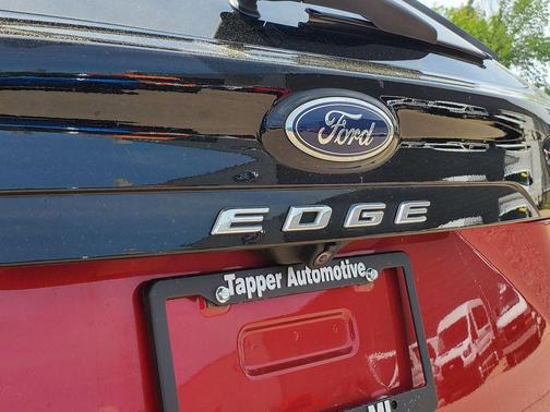 Red Tinted Clearcoat 2022 Ford Edge SEL