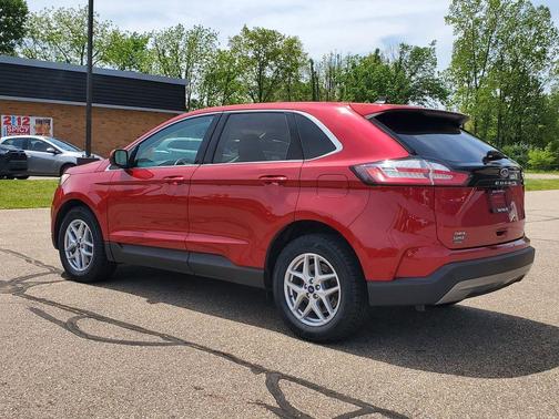 Red Tinted Clearcoat 2022 Ford Edge SEL