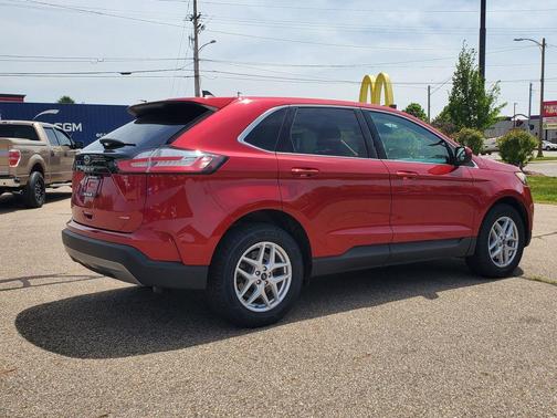 Red Tinted Clearcoat 2022 Ford Edge SEL