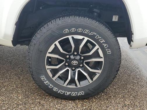 2020 Toyota Tacoma TRD SPORT