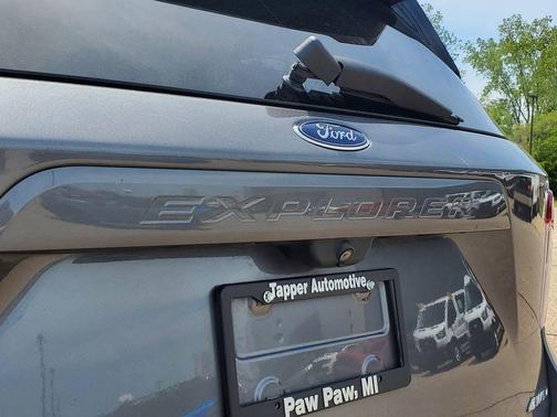 Carbonized Gray Metallic 2021 Ford Explorer XLT
