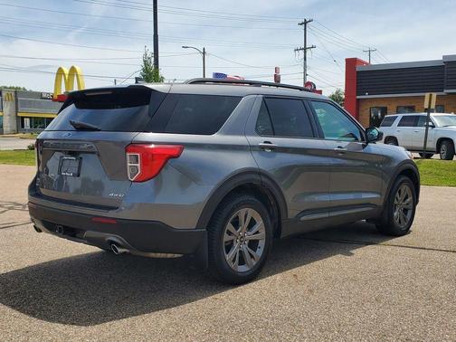 Carbonized Gray Metallic 2021 Ford Explorer XLT