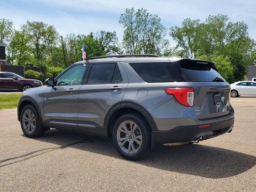 Carbonized Gray Metallic 2021 Ford Explorer XLT