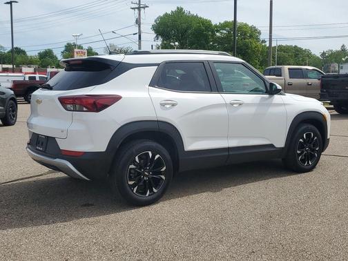 Summit White 2023 Chevrolet Trailblazer LT