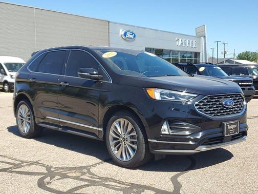 Agate Black Metallic 2022 Ford Edge Titanium