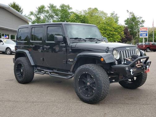 Black Clearcoat 2016 Jeep Wrangler Unlimited Sahara