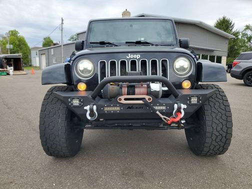 Black Clearcoat 2016 Jeep Wrangler Unlimited Sahara