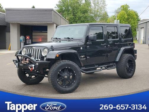 Black Clearcoat 2016 Jeep Wrangler Unlimited Sahara