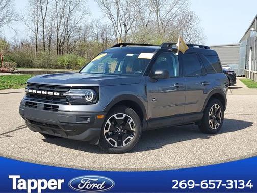 CARBONIZED GRAY METALLIC 2024 Ford Bronco Sport OUTER BANKS