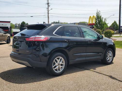 Agate Black Metallic 2023 Ford Edge SEL