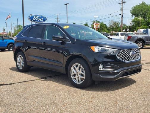 Agate Black Metallic 2023 Ford Edge SEL