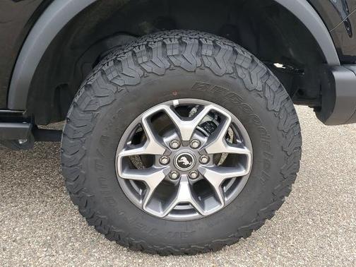 SHADOW BLACK 2025 Ford Bronco BADLANDS