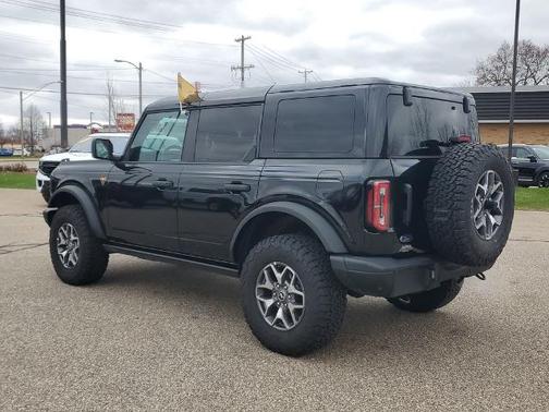 SHADOW BLACK 2025 Ford Bronco BADLANDS