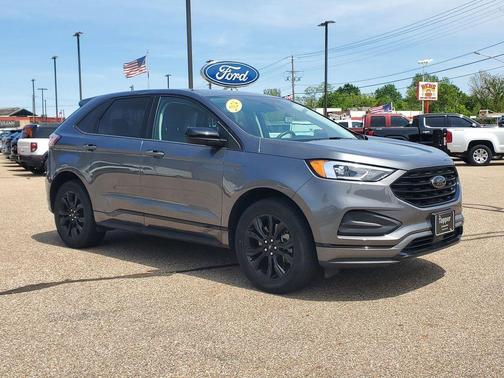 Carbonized Gray Metallic 2024 Ford Edge SE